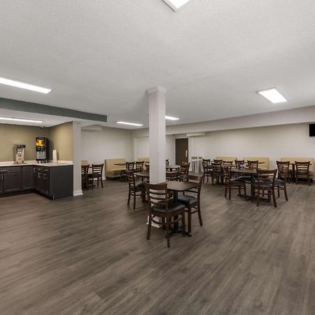 Quality Inn Airport Woodson Terrace Extérieur photo