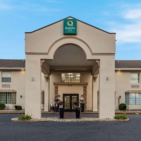 Quality Inn Airport Woodson Terrace Extérieur photo