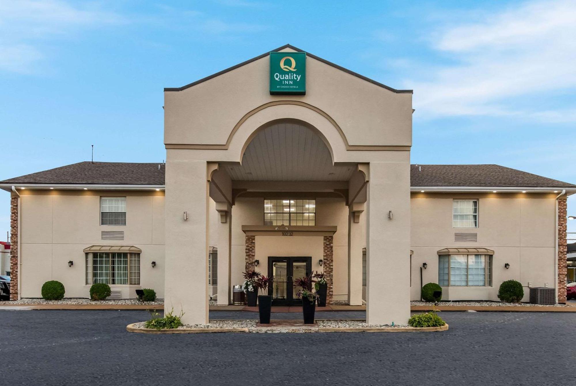 Quality Inn Airport Woodson Terrace Extérieur photo