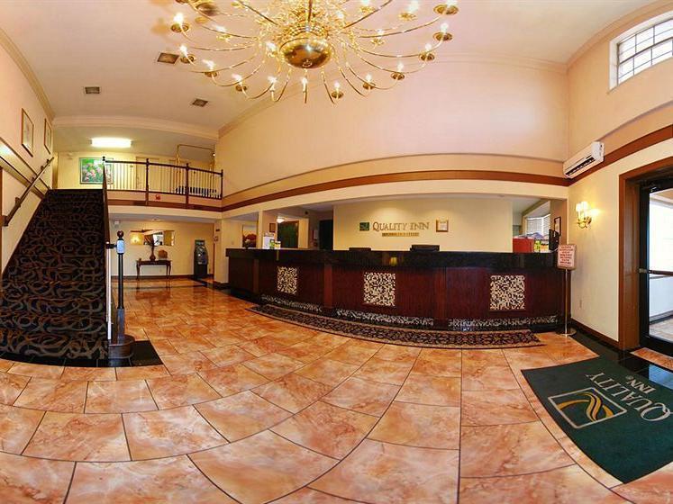 Quality Inn Airport Woodson Terrace Extérieur photo
