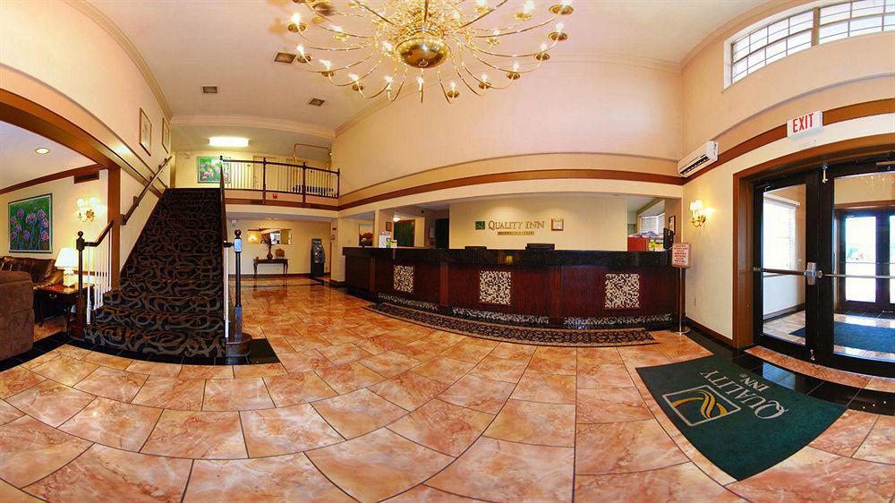 Quality Inn Airport Woodson Terrace Extérieur photo